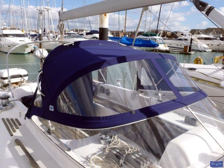 Moody 42 Tecsew new design Sprayhood_3