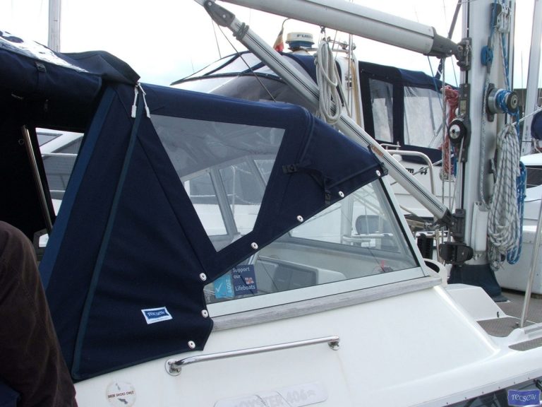 Oyster 406 with fixed windscreen Sprayhood, Muskrat_1