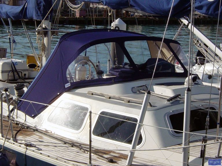 Oyster 435 Sprayhood recover, Aithina in Sunbrella Supreme_3