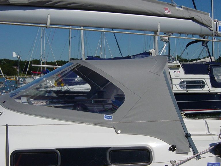 Salona 44 Sprayhood_1