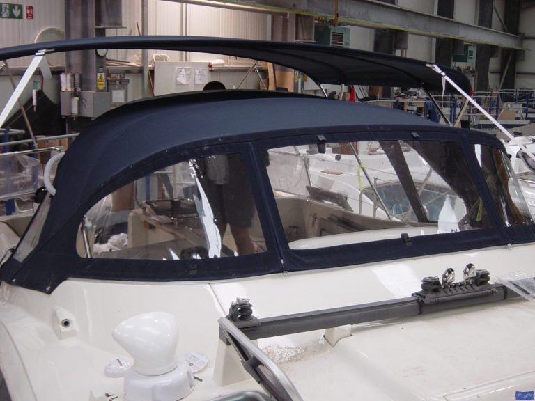 Southerly 42rs/rst 3 Bar Sprayhood special design, ref Greene_1