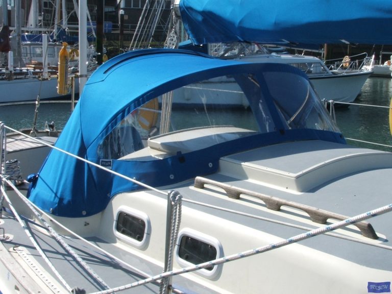 Tradewind 35 Sprayhood_2