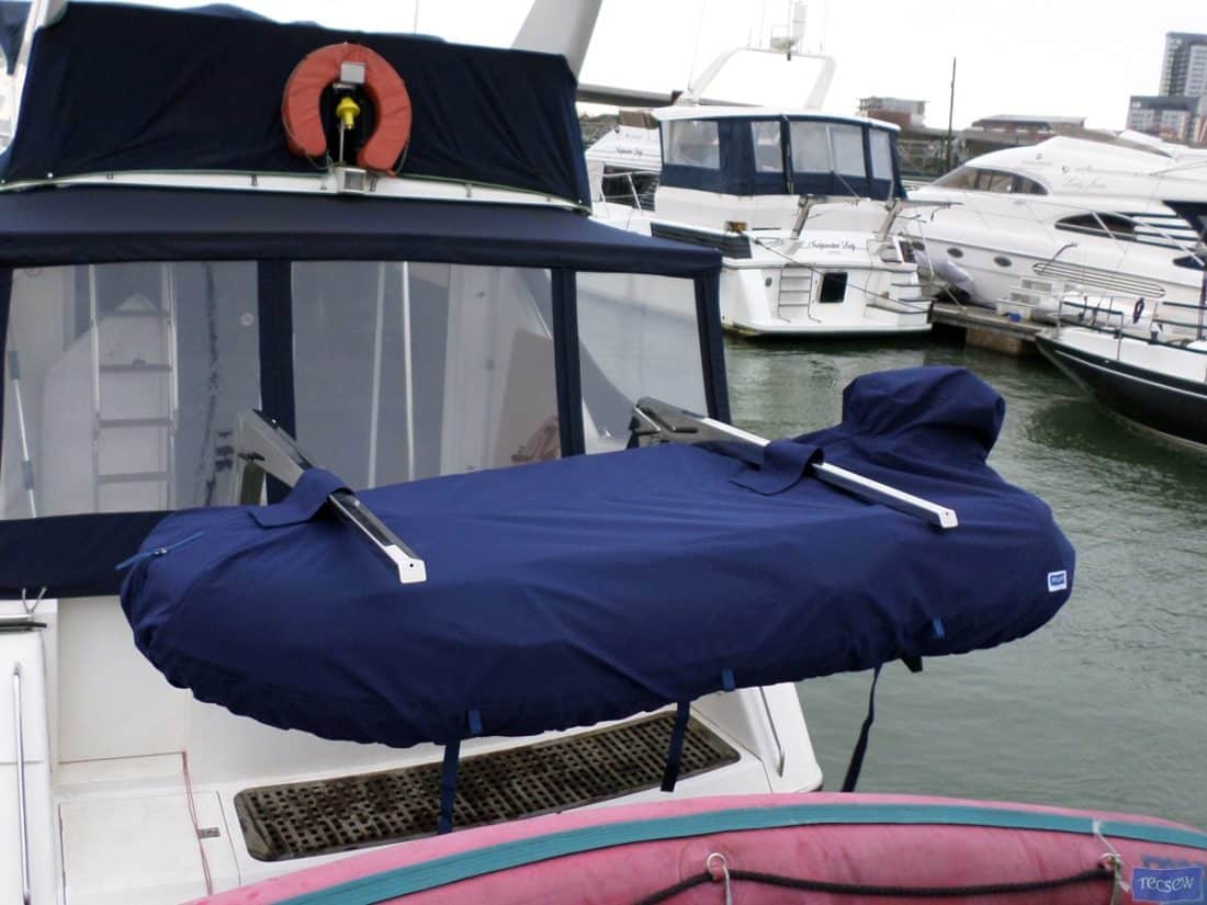 Tender cover on Davits with outboard covered_1