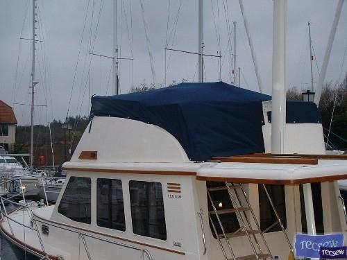 Sabre 36 Sedan Flybridge Tonneau_1