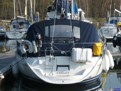 jeanneau sun odyssey 403 cockpit enclosure fitted to tecsew sprayhood 1 1