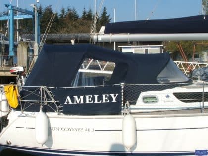 jeanneau sun odyssey 403 cockpit enclosure fitted to tecsew sprayhood 1