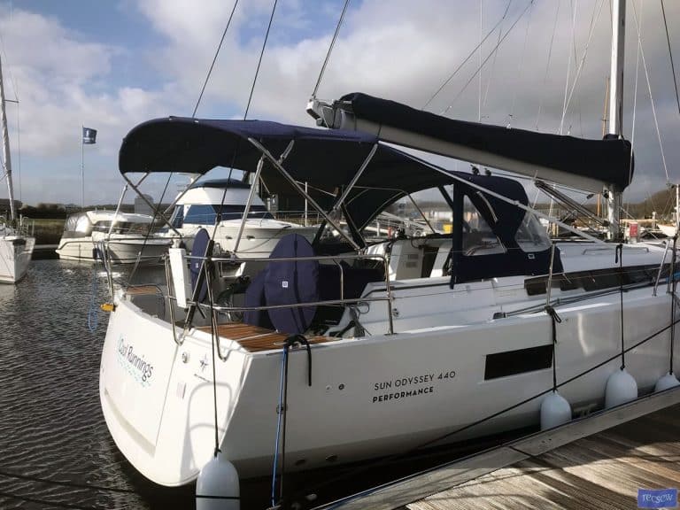 jeanneau sun odyssey 440 helm bimini and sprayhood connection panel 6