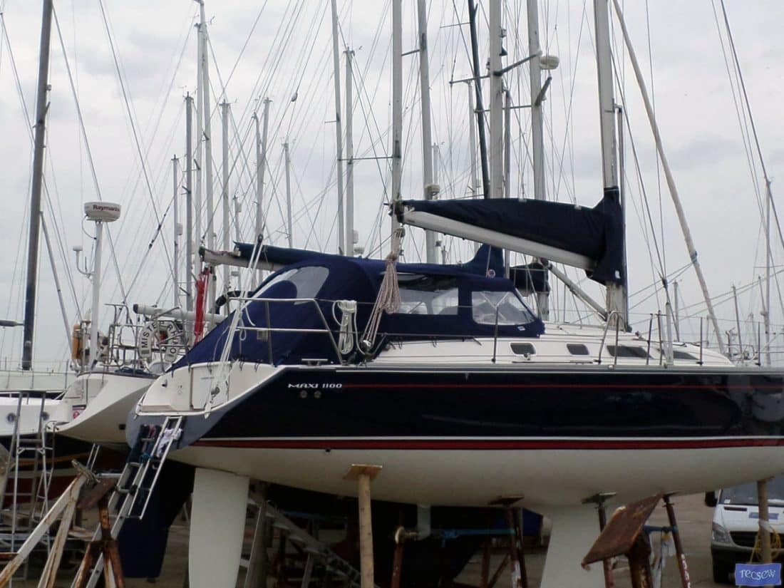 maxi 1100 cockpit enclosure with redesigned sprayhood recover ref 5497 2