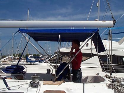 Moody 44 Bimini, type 1