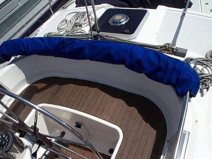 Moody 44 Bimini, type 1
