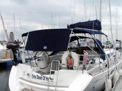 Jeanneau Sun Odyssey 42i Bimini