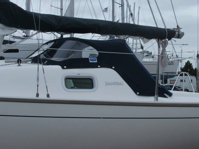 Jeanneau Sun 2000 Sprayhood