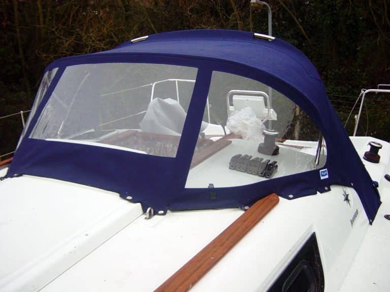 Jeanneau Sun Odyssey 33i Sprayhood