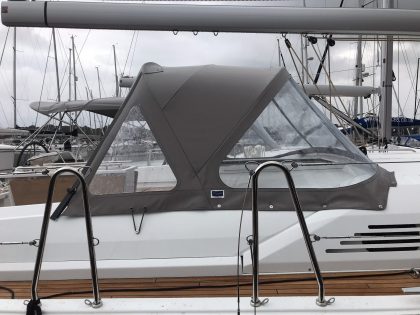Beneteau Oceanis 46.1 with NO ARCH Sprayhood right side