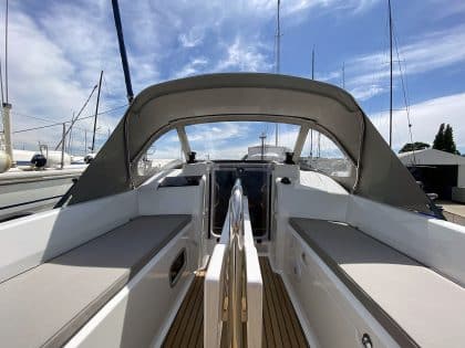 Beneteau Oceanis 30.1 Sprayhood