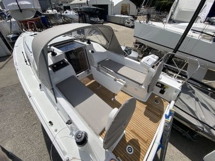 Beneteau Oceanis 30.1 Sprayhood