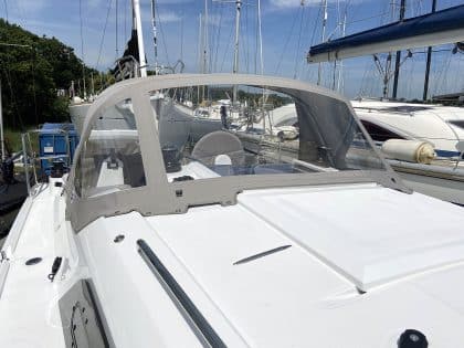 Beneteau Oceanis 30.1 Sprayhood