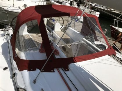 Beneteau Oceanis 30.1 Sprayhood