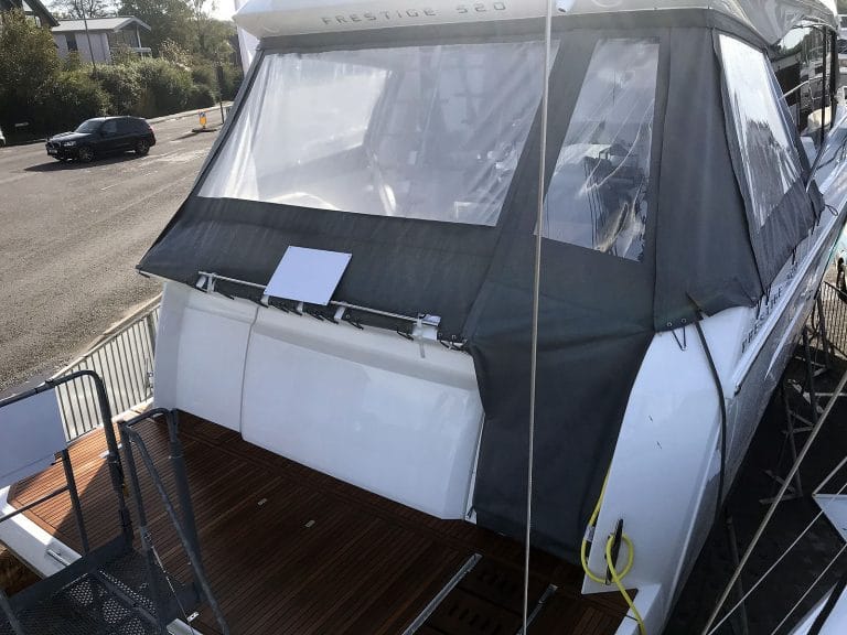 Jeanneau Prestige 520 Cockpit Enclosure