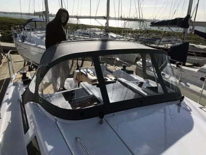 Hanse 348 Sprayhood with Side Grab Handles