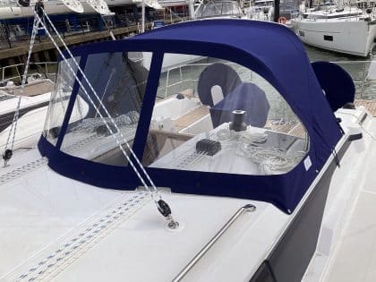 Bavaria C42 Sprayhood