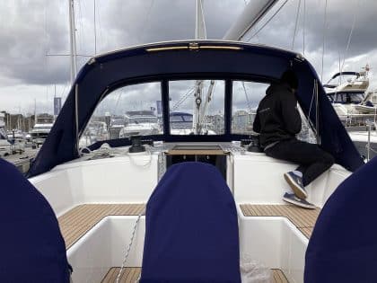Bavaria C42 Sprayhood