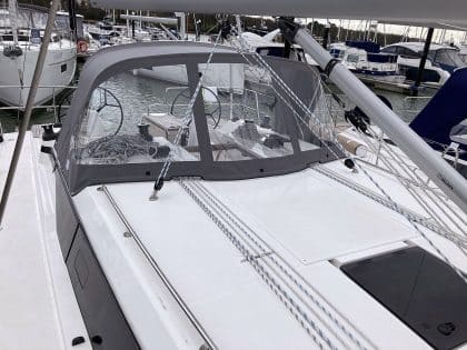 Bavaria C42 Sprayhood