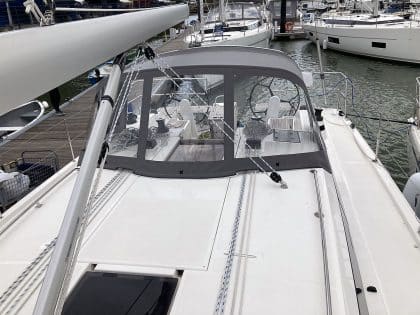 Bavaria C42 Sprayhood