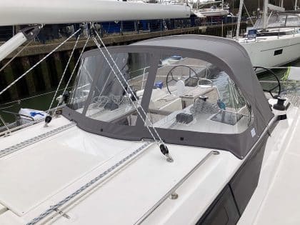 Bavaria C42 Sprayhood
