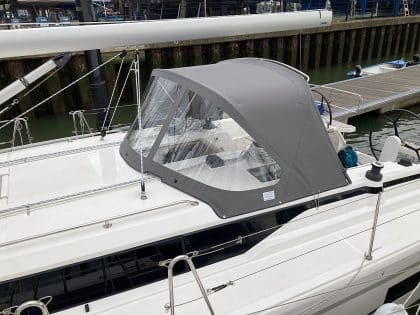 Bavaria C42 Sprayhood