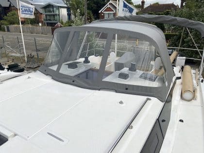 Bavaria C42 Sprayhood