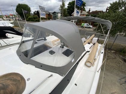 Bavaria C42 Sprayhood
