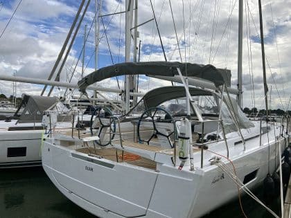 Hanse 460 Bimini