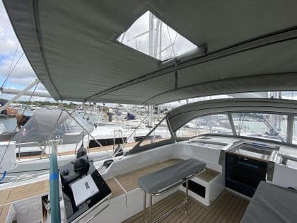Hanse 460 Bimini