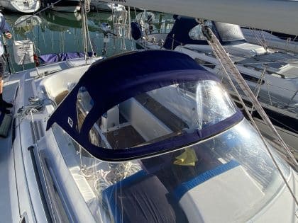 Moody 36 SWEET CHARIOT Sprayhood
