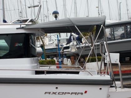 Axopar 28 Bimini