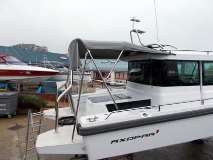 Axopar 28 Bimini