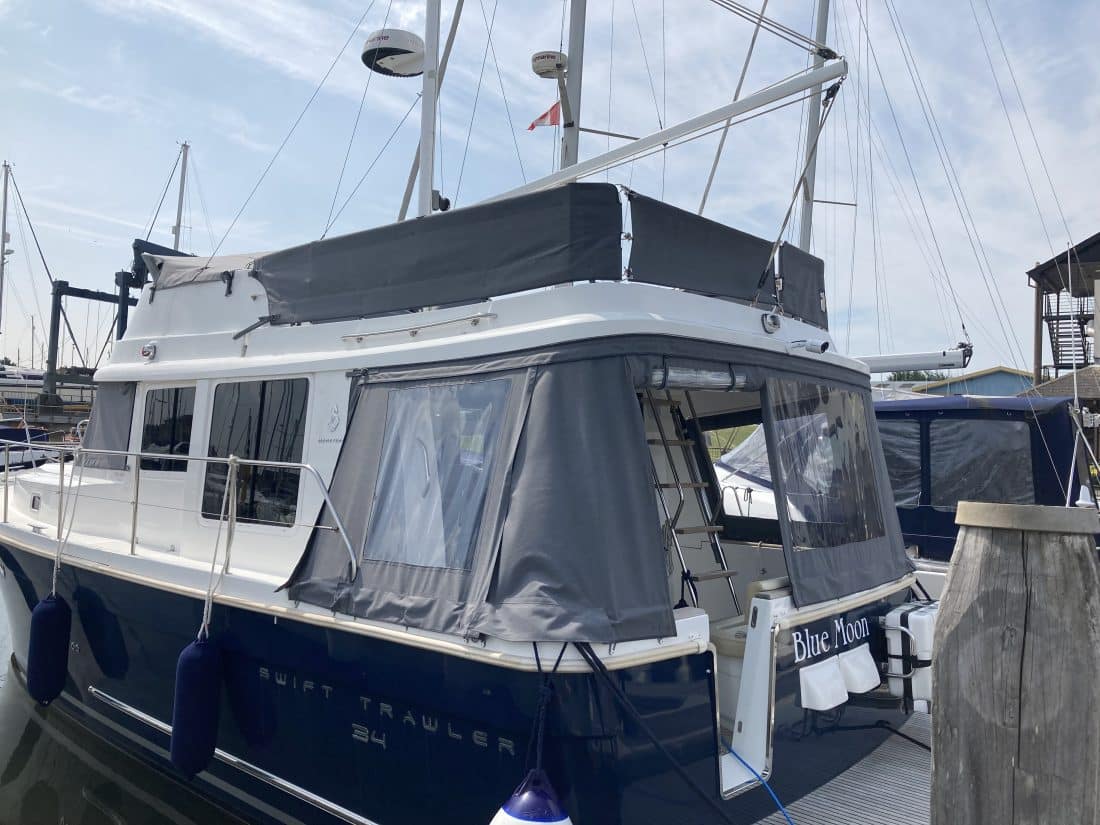 Beneteau Swift Trawler 34 Flybridge Dodgers