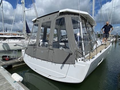 Hanse 460 HT cockpit enclosure integrated with the hard top, shown with version ref 2007 accommodating davits.
