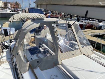 Dufour 350 Sprayhood