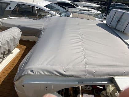 Sealine F43 LADY SUZIE Flybridge Seating, Console and Wheel Covers
