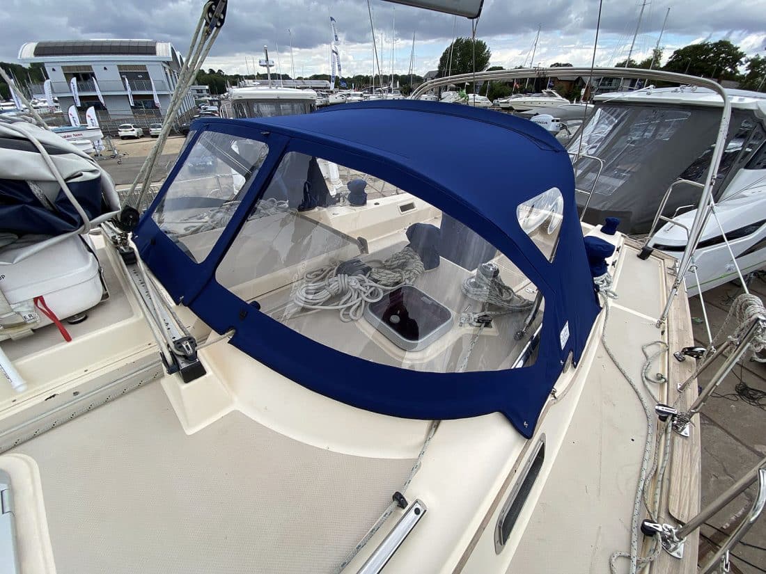 Island Packet 440 Sprayhood