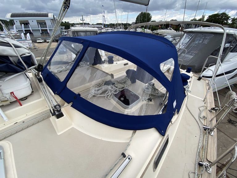 Island Packet 440 Sprayhood