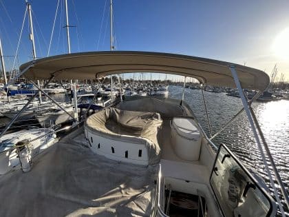 Azimut 58 Flybridge Bimini
