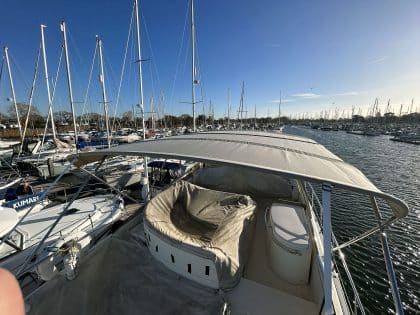 Azimut 58 Flybridge Bimini