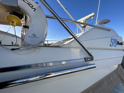 Azimut 58 Flybridge Bimini