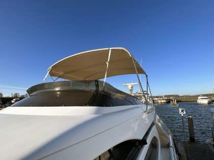 Azimut 58 Flybridge Bimini