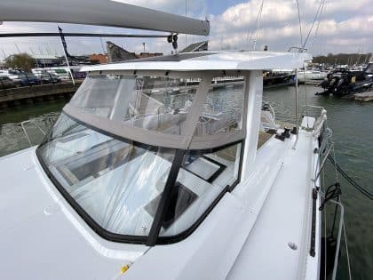 Hanse 460 HT Front Screen Infill