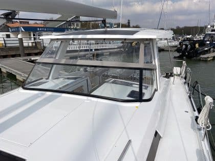 Hanse 460 HT Front Screen Infill