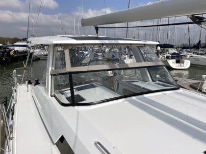 Hanse 460 HT Front Screen Infill